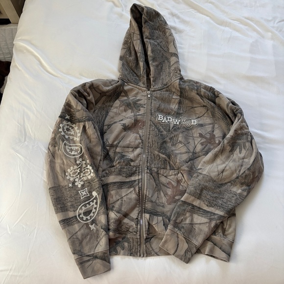 Badwood Tops - Badwood “Paisley” Real Tree Camo Hoodie and Sweat Set